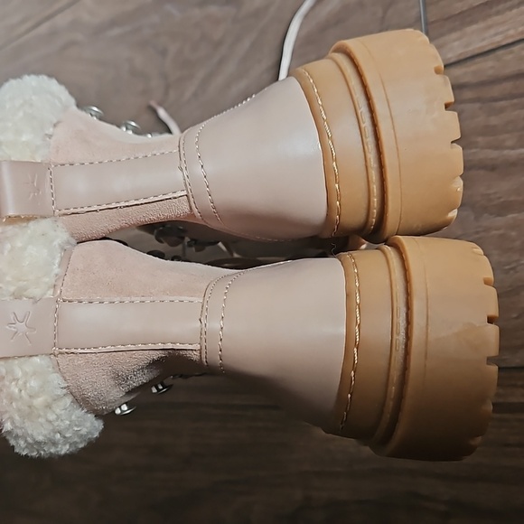 NEW! SPLENDID Yvonne Lace Up Tan/Blush Suede Sherpa Hiking Boots. - Picture 7 of 9